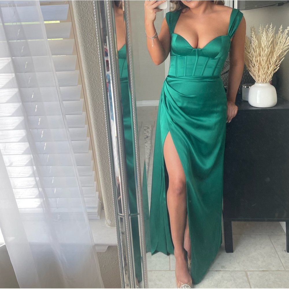 Miss Circle Green Dress